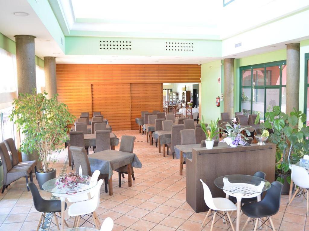Espectacular Chalet Adosado Para Vacaciones En Panoramica Golf Sant Jordi Luaran gambar